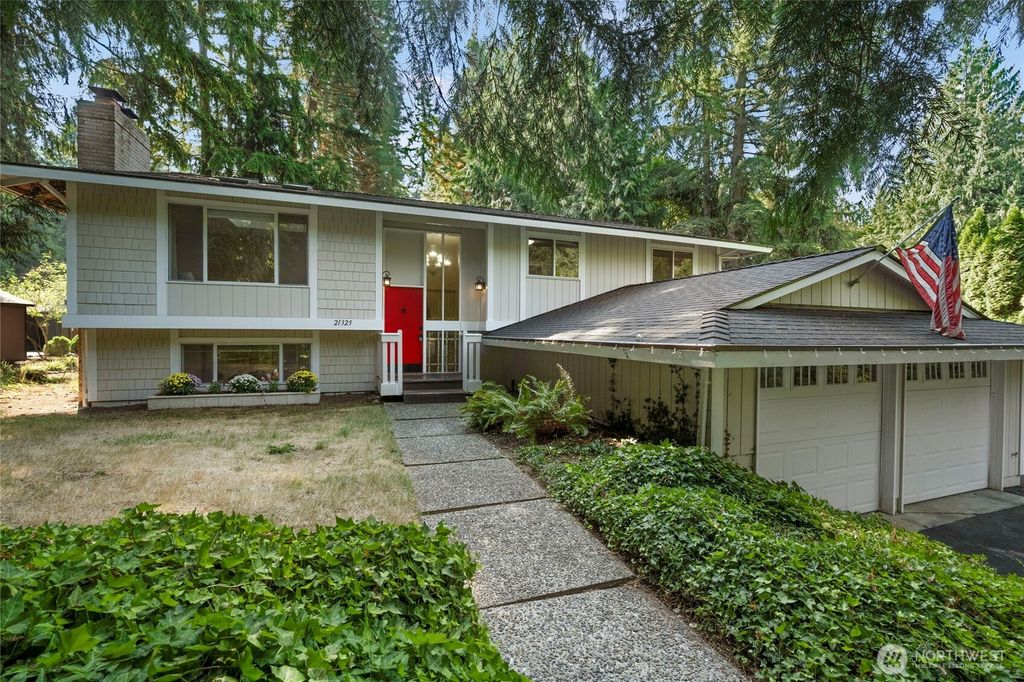 Photo of 21325 SE 24th Street, Sammamish, WA 98075 (MLS # 2427312)