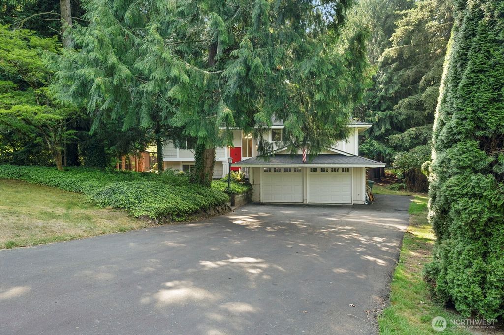 Photo of 21325 SE 24th Street, Sammamish, WA 98075 (MLS # 2427312)