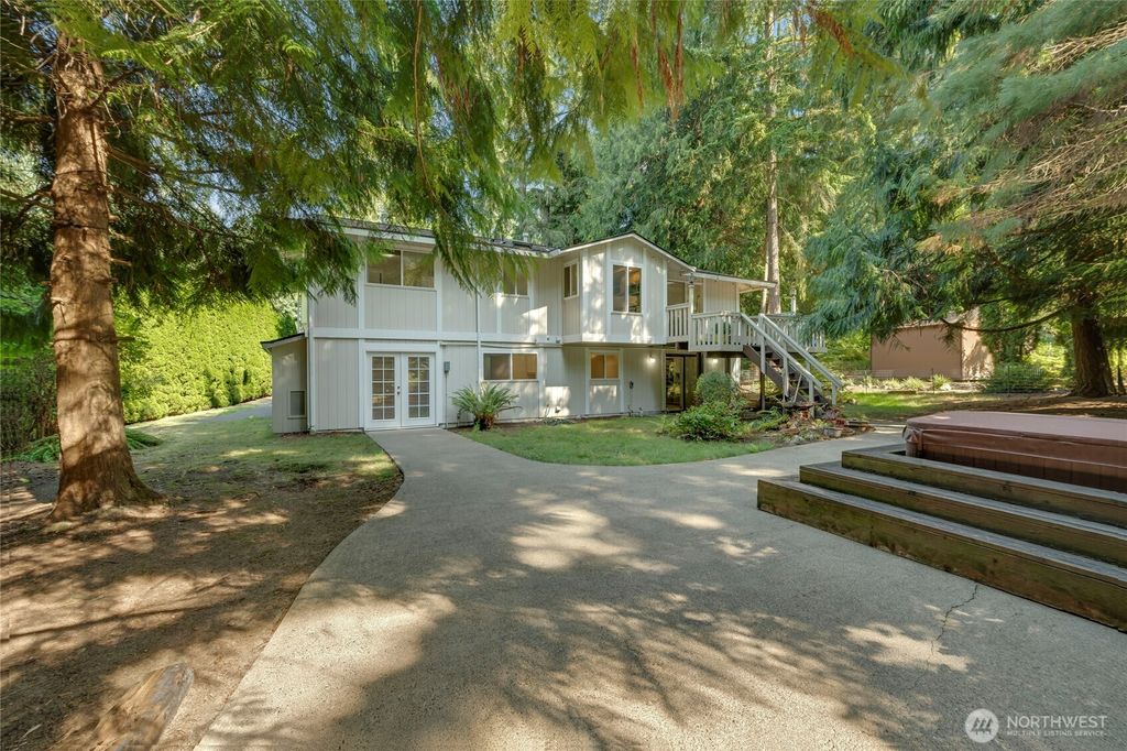 Photo of 21325 SE 24th Street, Sammamish, WA 98075 (MLS # 2427312)