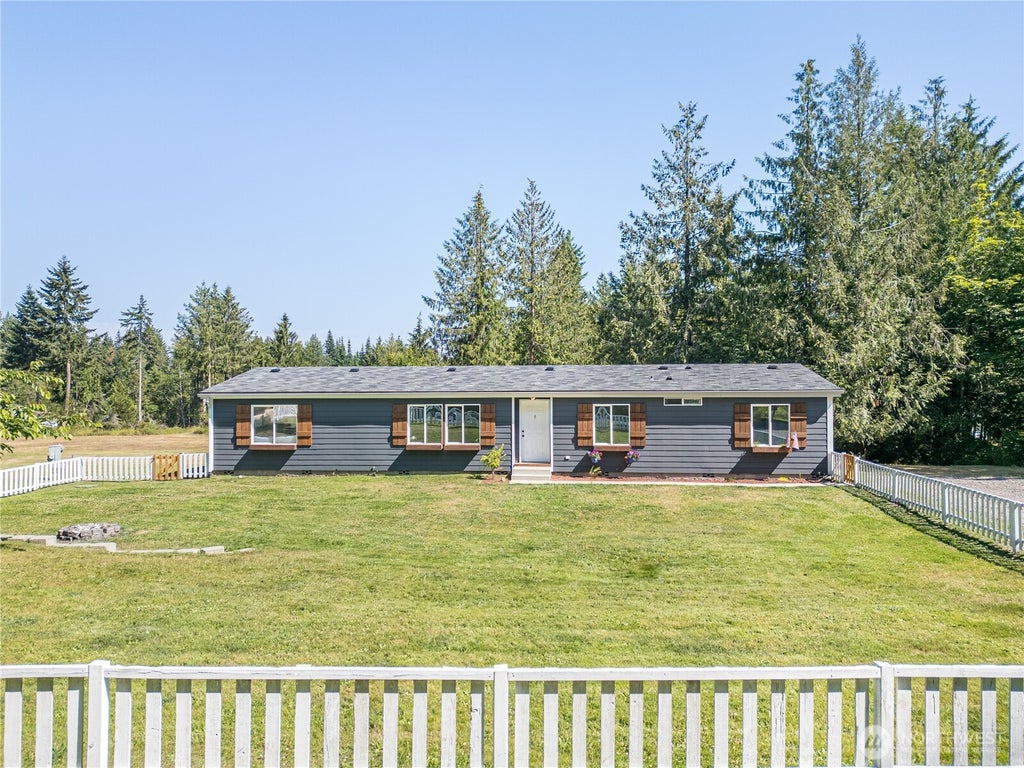 Photo of 101 Robinson RD, Port Angeles, WA 98362 (MLS # 2552731)