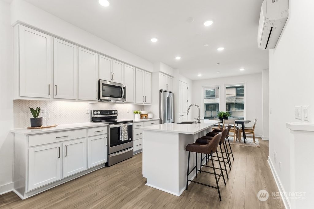 Photo of 1243 Oxbow Way SE #2405, North Bend, WA 98045 (MLS # 2302747)