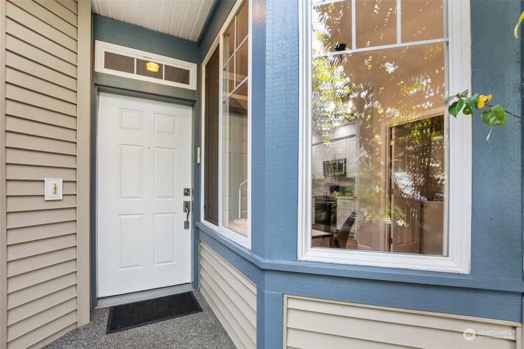 Photo of 4623 NE 6th Court, Renton, WA 98059 (MLS # 2235738)