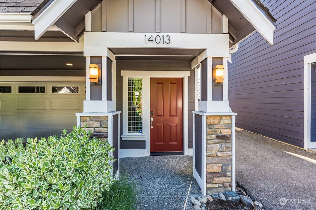 Photo of 14013 9th Place W, Lynnwood, WA 98087 (MLS # 2076846)