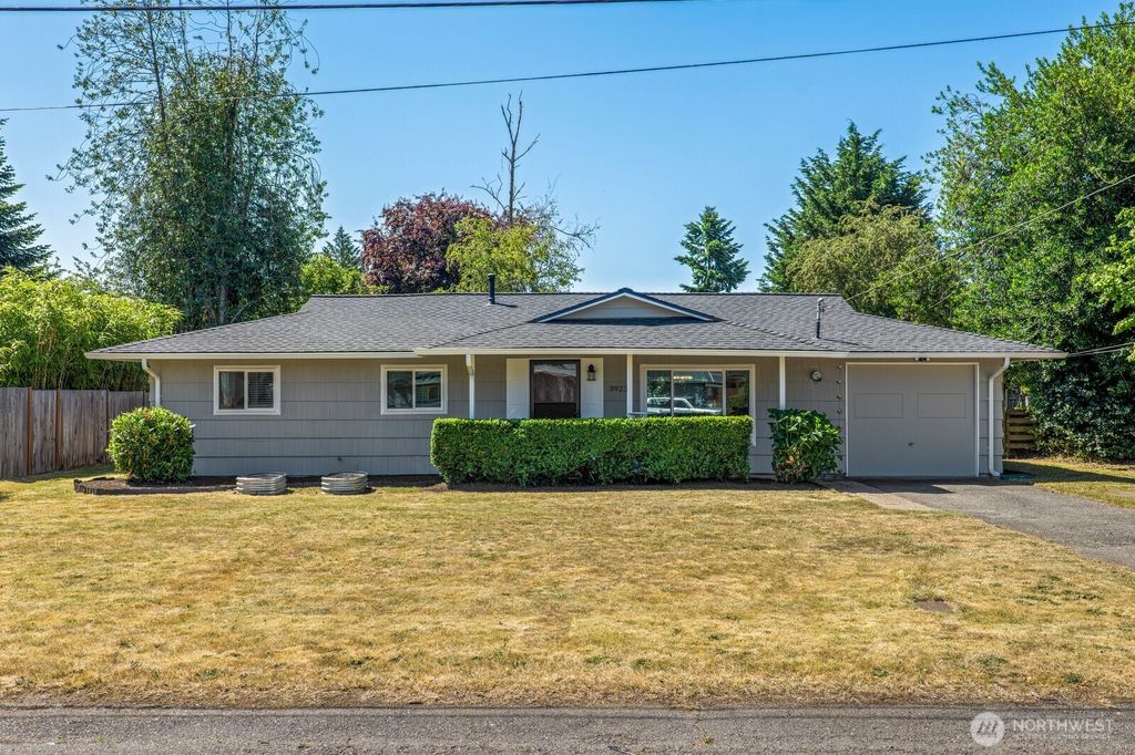 Photo of 3923 NE 22nd Place, Renton, WA 98056 (MLS # 2404395)