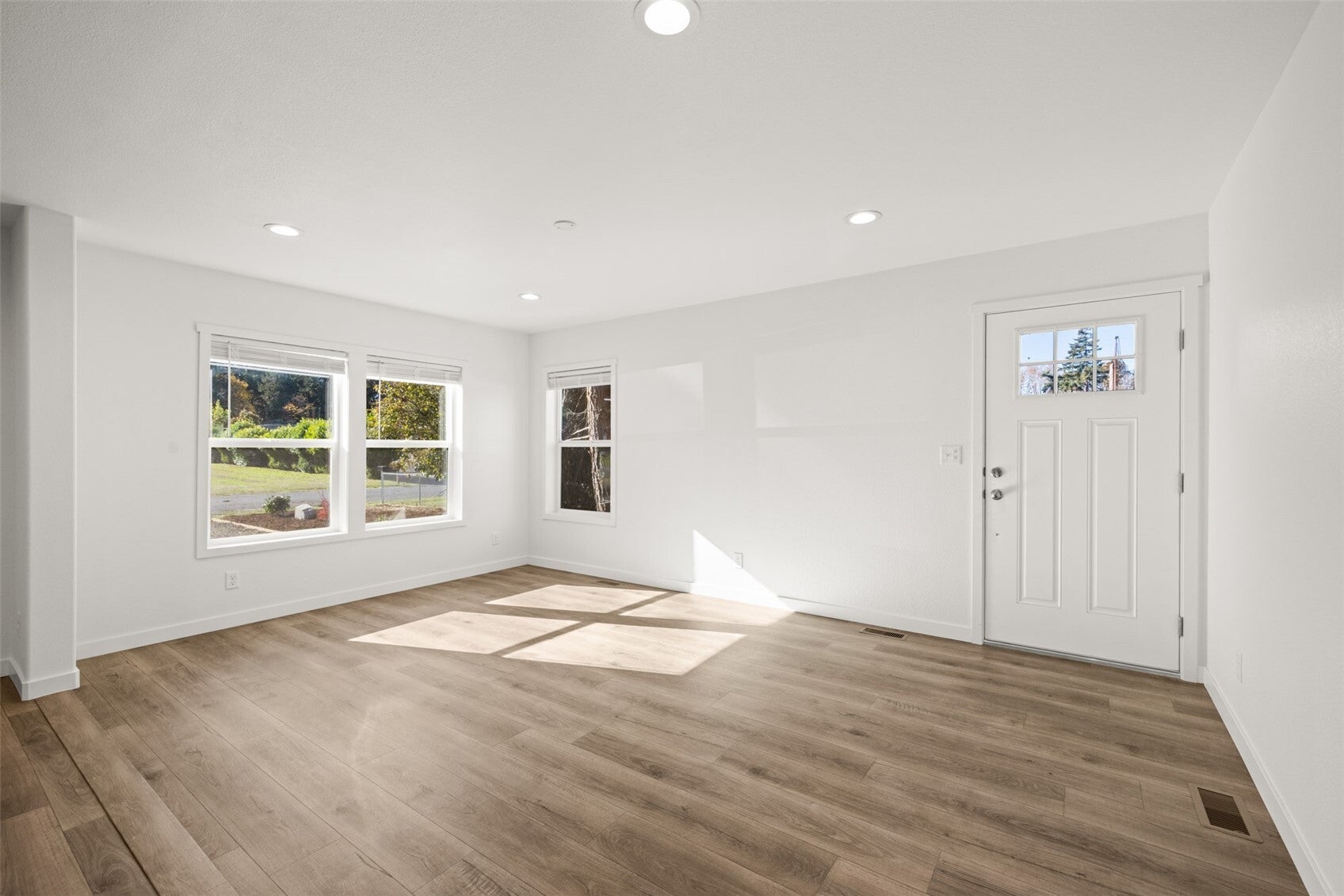 2013 E 4th Avenue