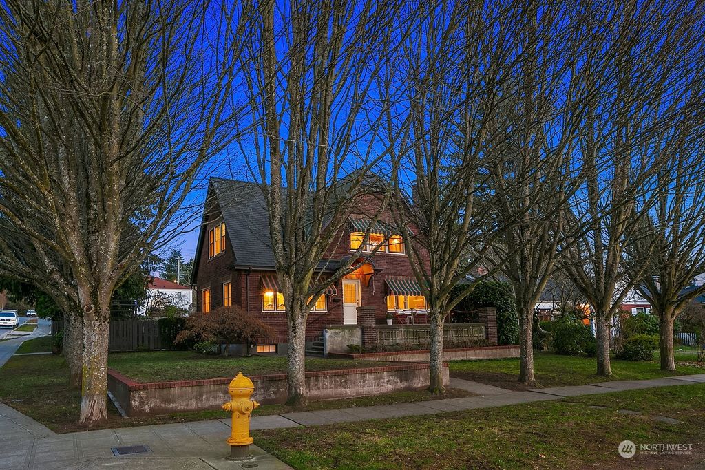 Photo of 12058 2nd Avenue NW, Seattle, WA 98177 (MLS # 2033899)