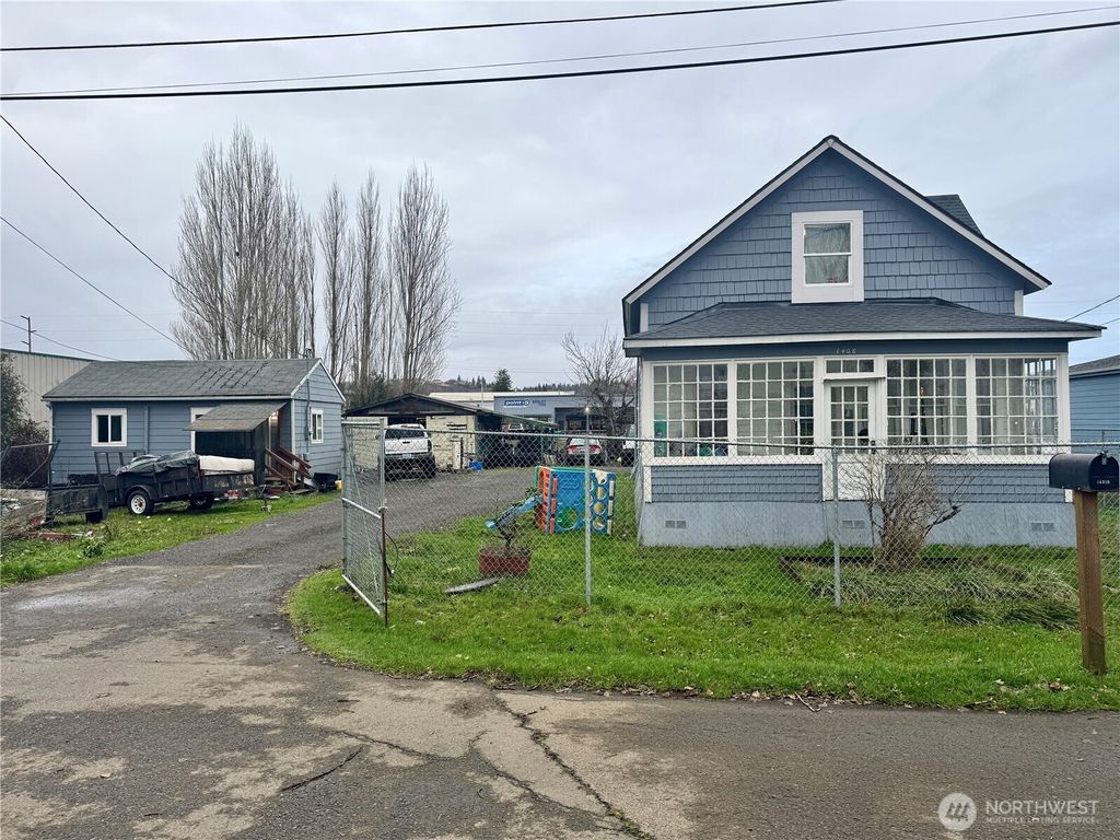Photo of 140812 Hood Street, Aberdeen, WA 98520 (MLS # 2460010)