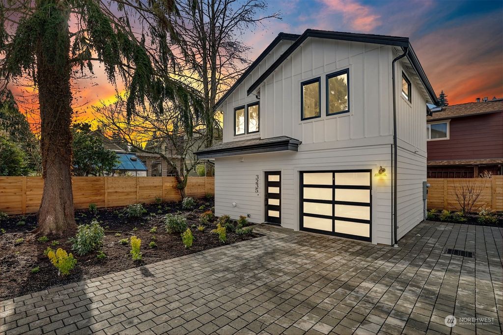 Photo of 3235 NE 87th Street, Seattle, WA 98115 (MLS # 2035626)