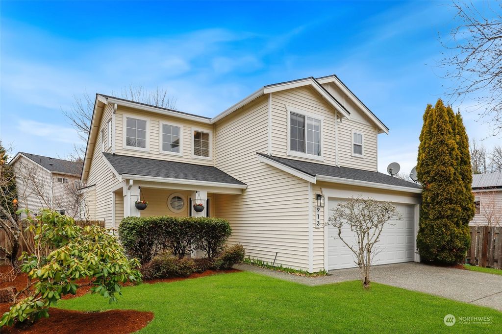 Photo of 913 243rd Place SE, Sammamish, WA 98075 (MLS # 2042827)