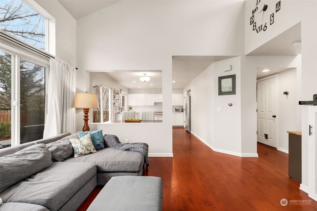 Photo of 913 243rd Place SE, Sammamish, WA 98075 (MLS # 2042827)