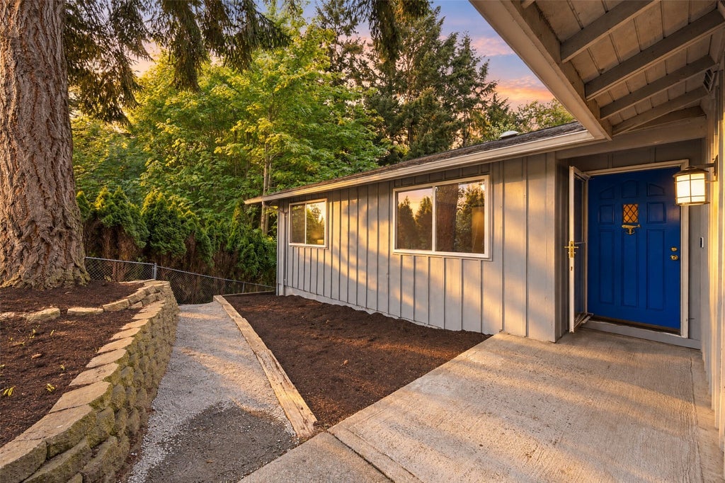 Photo of 19809 97th Avenue S, Renton, WA 98055 (MLS # 2595664)