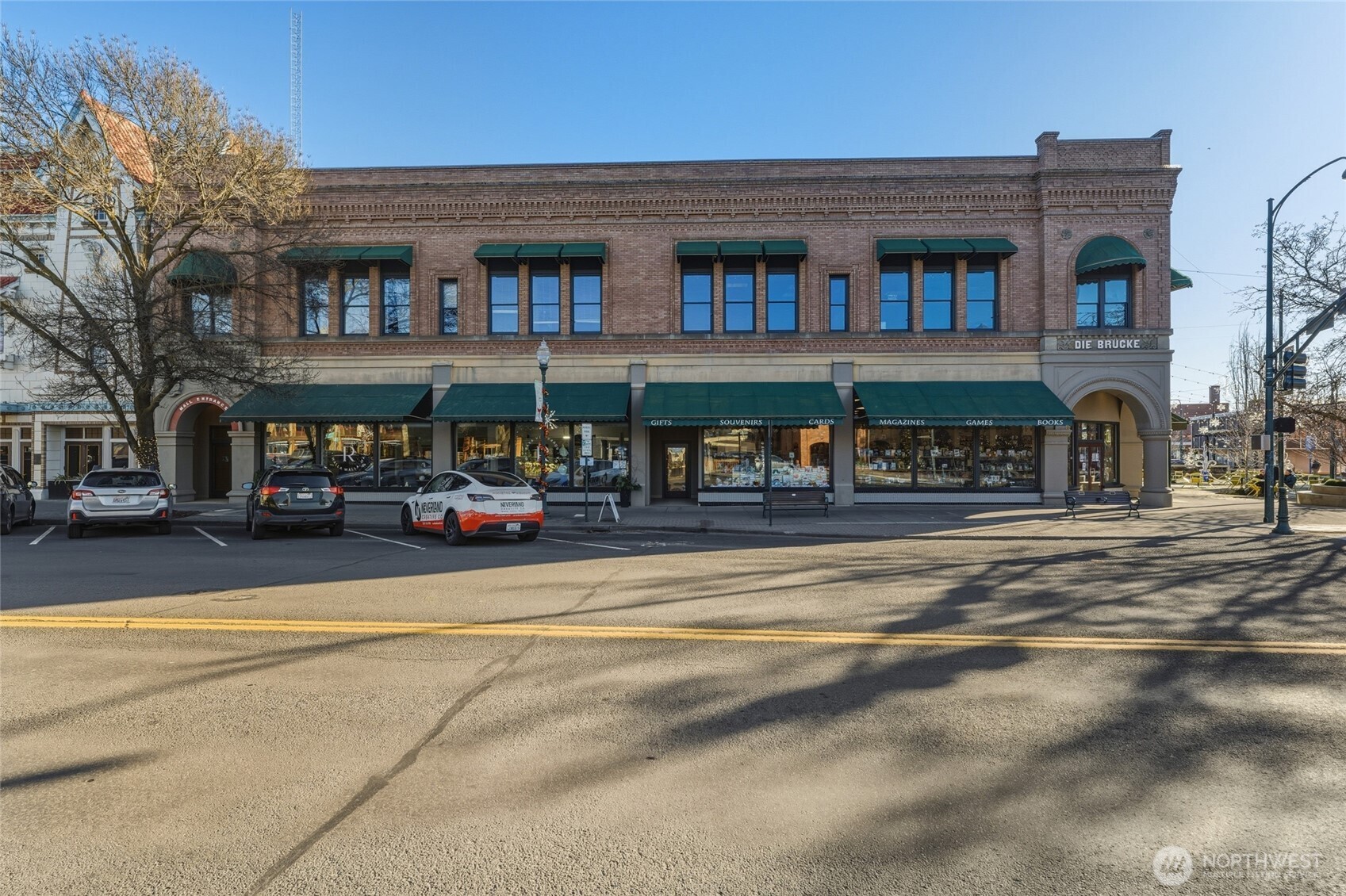 38 E Main Street