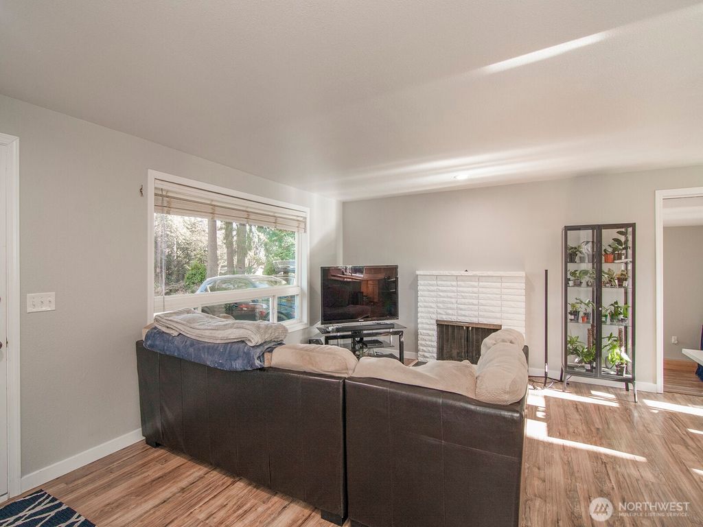 Photo of 15406 Cascadian Way, Lynnwood, WA 98087 (MLS # 2332785)