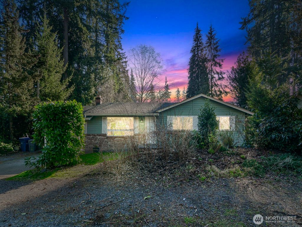 Photo of 15406 Cascadian Way, Lynnwood, WA 98087 (MLS # 2332785)