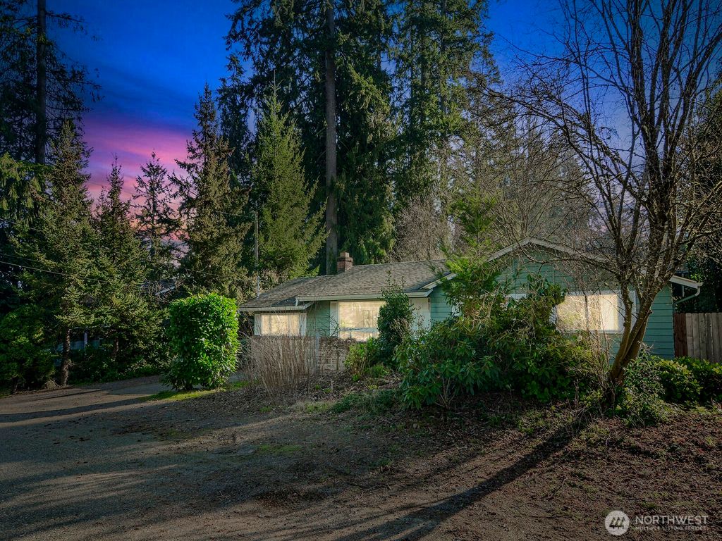 Photo of 15406 Cascadian Way, Lynnwood, WA 98087 (MLS # 2332785)