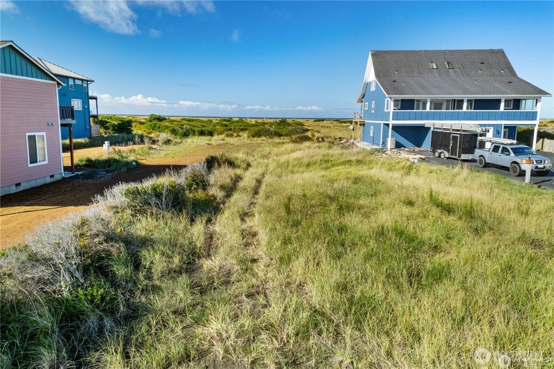 1075 OCEAN SHORES Boulevard SW