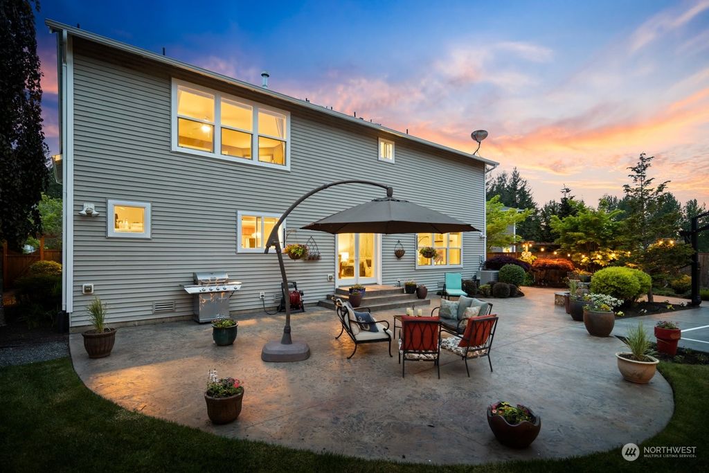 Photo of 8816 Venn Avenue SE, Snoqualmie, WA 98065 (MLS # 2242184)