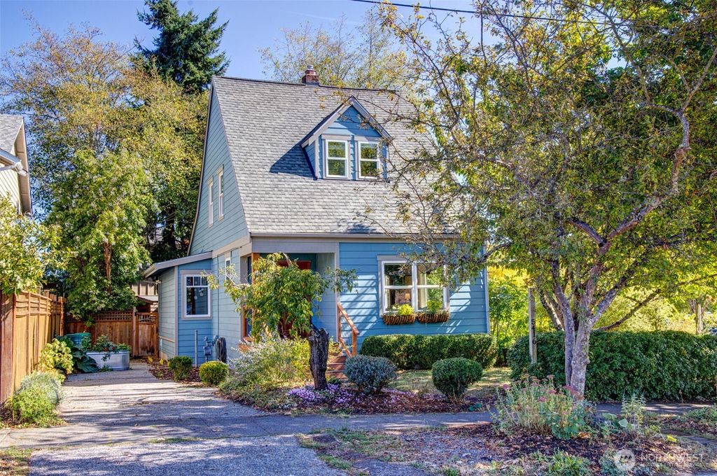 Photo of 5416 46th Avenue S, Seattle, WA 98118 (MLS # 2427808)