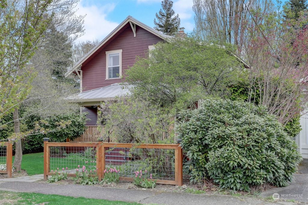 Photo of 8448 17th Avenue SW, Seattle, WA 98106 (MLS # 2210579)