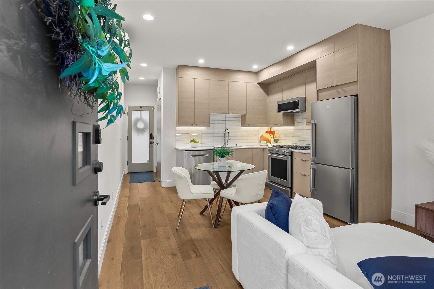 4758 Greenlake Way N