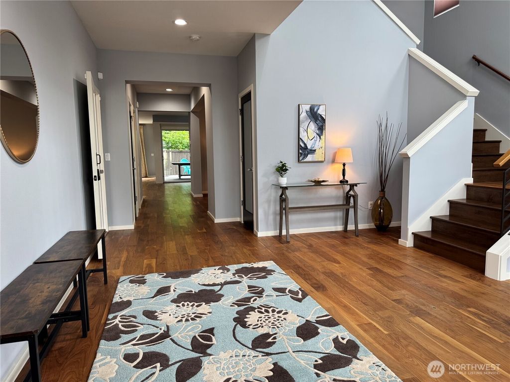 Photo of 16486 SE 46th Court, Bellevue, WA 98006 (MLS # 2406770)