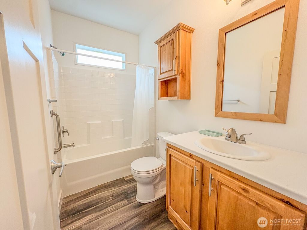 listing image 9367105576383397177