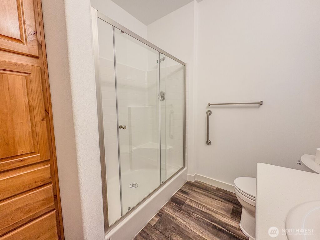 listing image 9368267942322681624