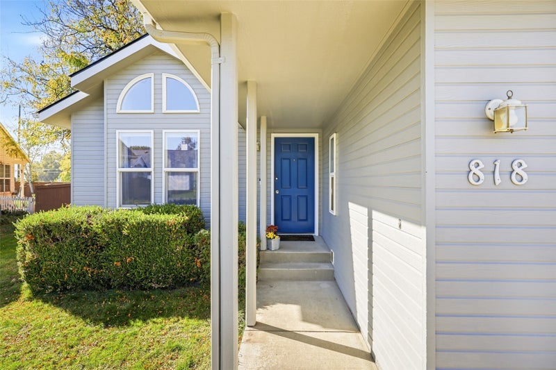 818 SE Marine Drive 818