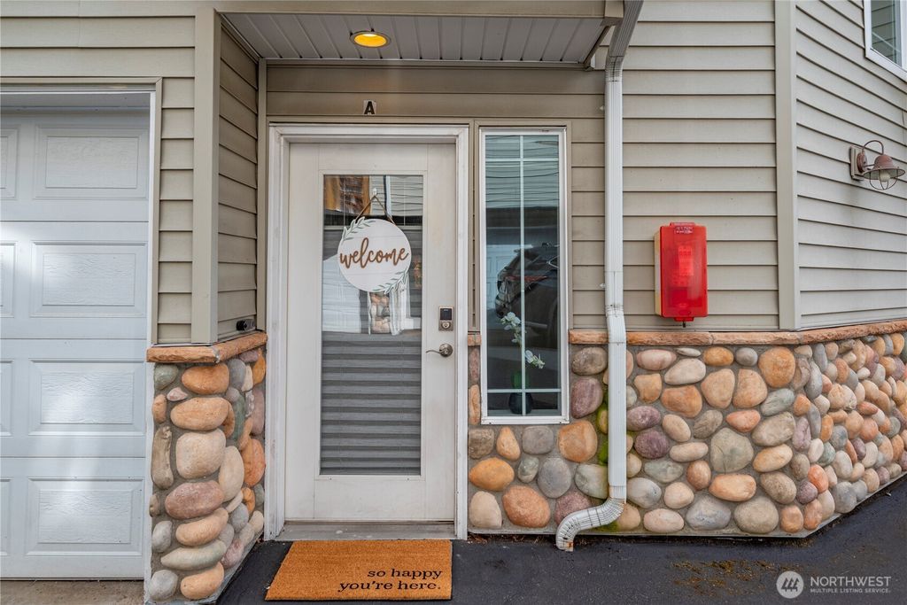 Photo of 5731 186th Place SW #A, Lynnwood, WA 98037 (MLS # 2443630)