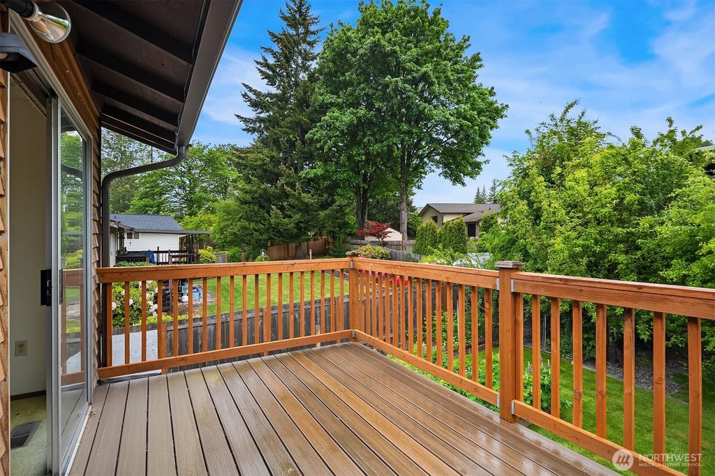 Photo of 3214 SE 19th Court, Renton, WA 98058 (MLS # 2374805)