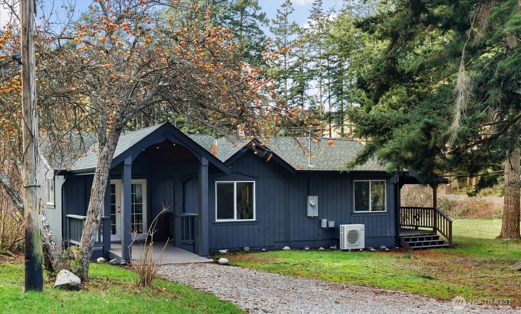 Photo of 2341 Libbey Road, Coupeville, WA 98239 (MLS # 2464322)