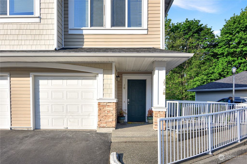 Photo of 6515 134th Place SE #J6, Snohomish, WA 98296 (MLS # 2072708)