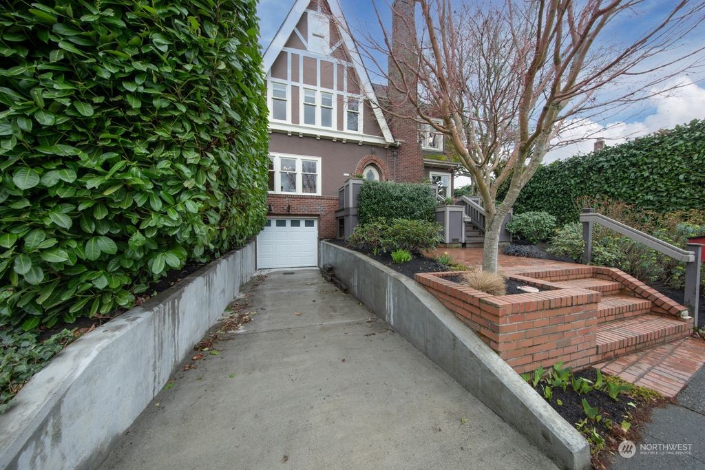 Photo of 3323 Bella Vista Avenue S, Seattle, WA 98144 (MLS # 2208963)
