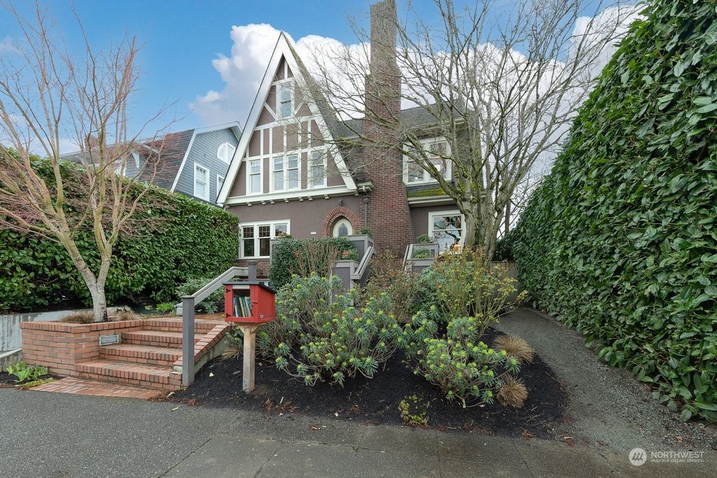 Photo of 3323 Bella Vista Avenue S, Seattle, WA 98144 (MLS # 2208963)
