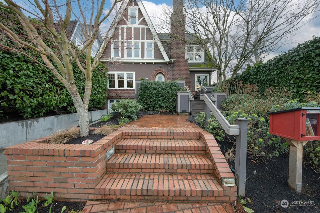 Photo of 3323 Bella Vista Avenue S, Seattle, WA 98144 (MLS # 2208963)