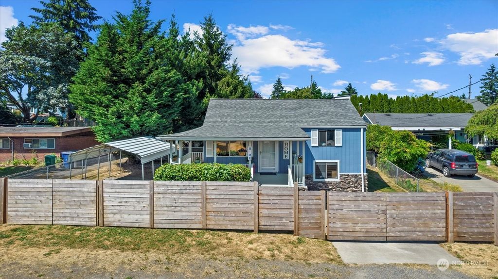 Photo of 10625 1st Avenue SW, Seattle, WA 98146 (MLS # 2268625)