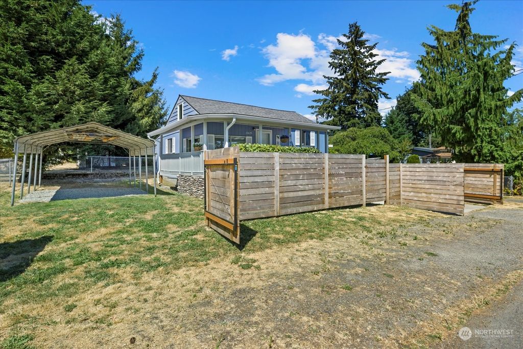 Photo of 10625 1st Avenue SW, Seattle, WA 98146 (MLS # 2268625)