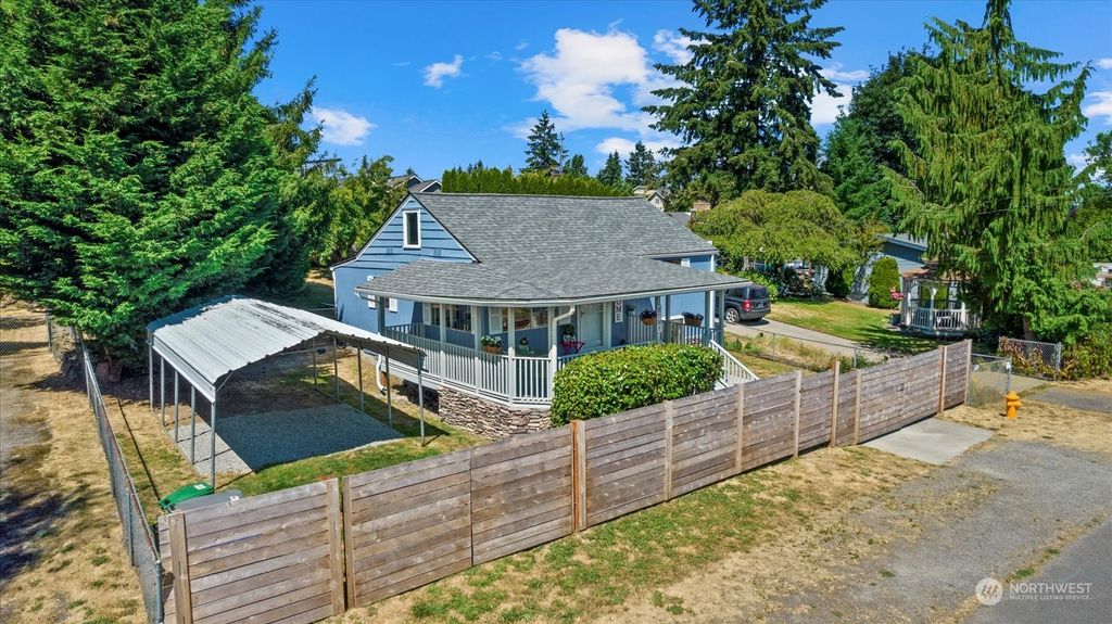 Photo of 10625 1st Avenue SW, Seattle, WA 98146 (MLS # 2268625)