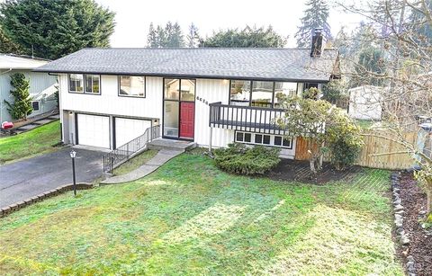 Photo of 6626 80th Street SW, Lakewood, WA 98499 (MLS # 2517171)