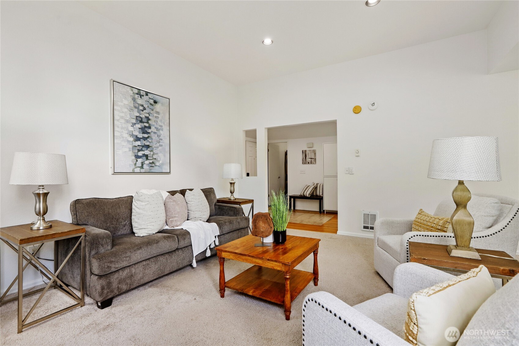 9009 Avondale Road NE M226