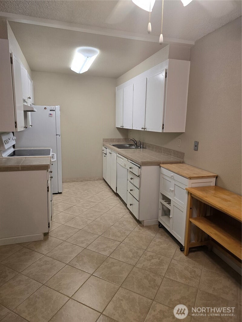 5585 E Evergreen Boulevard 5304