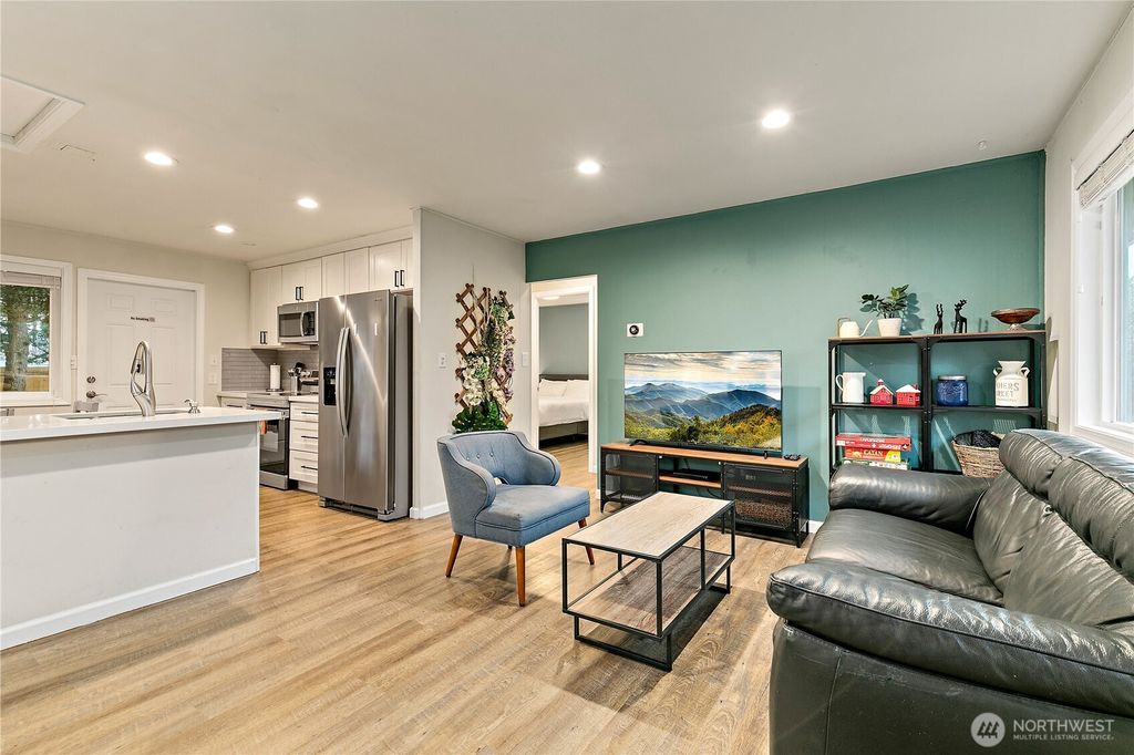 Photo of 1333 Index Avenue NE, Renton, WA 98056 (MLS # 2458630)