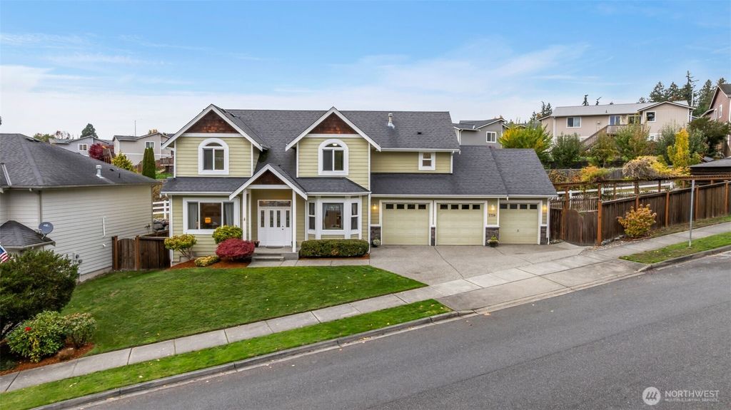 Photo of 2724 74th Drive NE, Marysville, WA 98270 (MLS # 2452476)