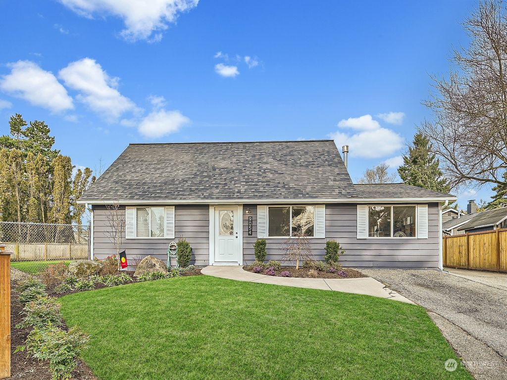 Photo of 9054 NE 137th Court, Kirkland, WA 98034 (MLS # 2031939)