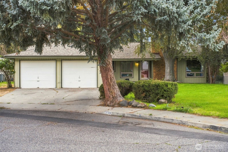 2109 Briarwood Court