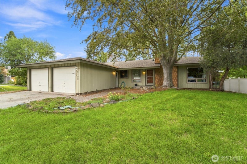 2109 Briarwood Court