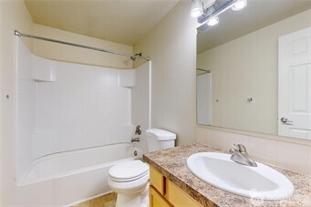 1910 J Street 201
