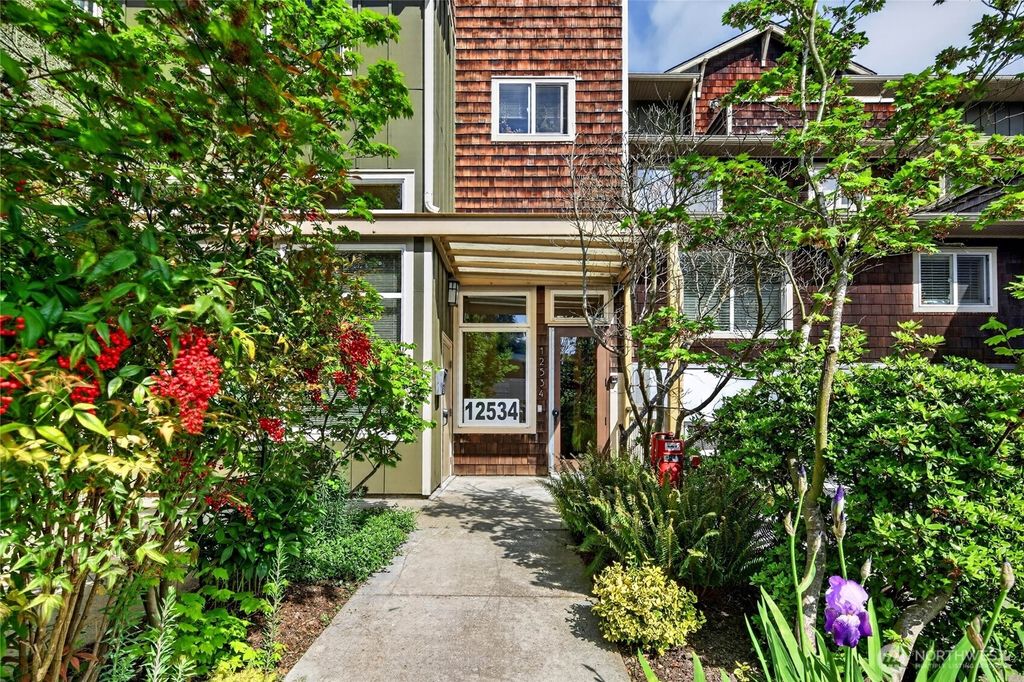 Photo of 12534 15th Avenue NE #22, Seattle, WA 98125 (MLS # 2519069)