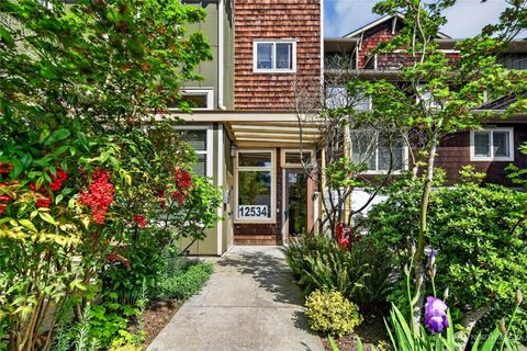 Photo of 12534 15th Avenue NE #22, Seattle, WA 98125 (MLS # 2519069)