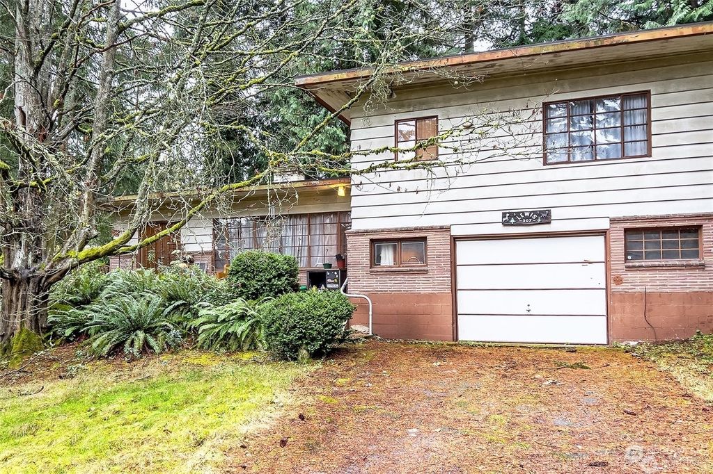 Photo of 307 NE 191st Street, Shoreline, WA 98155 (MLS # 2199318)